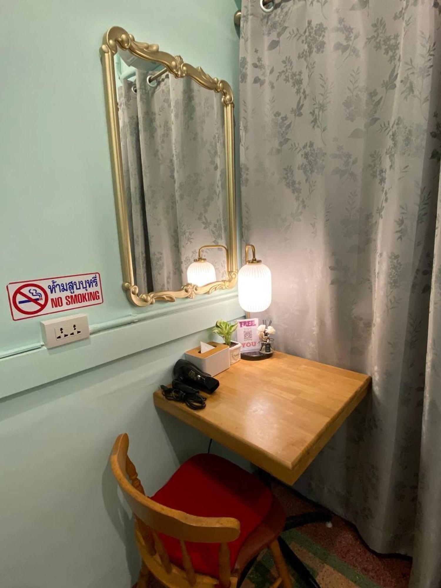 Hostel Lemon Siam Petchaburi Road Bangkok