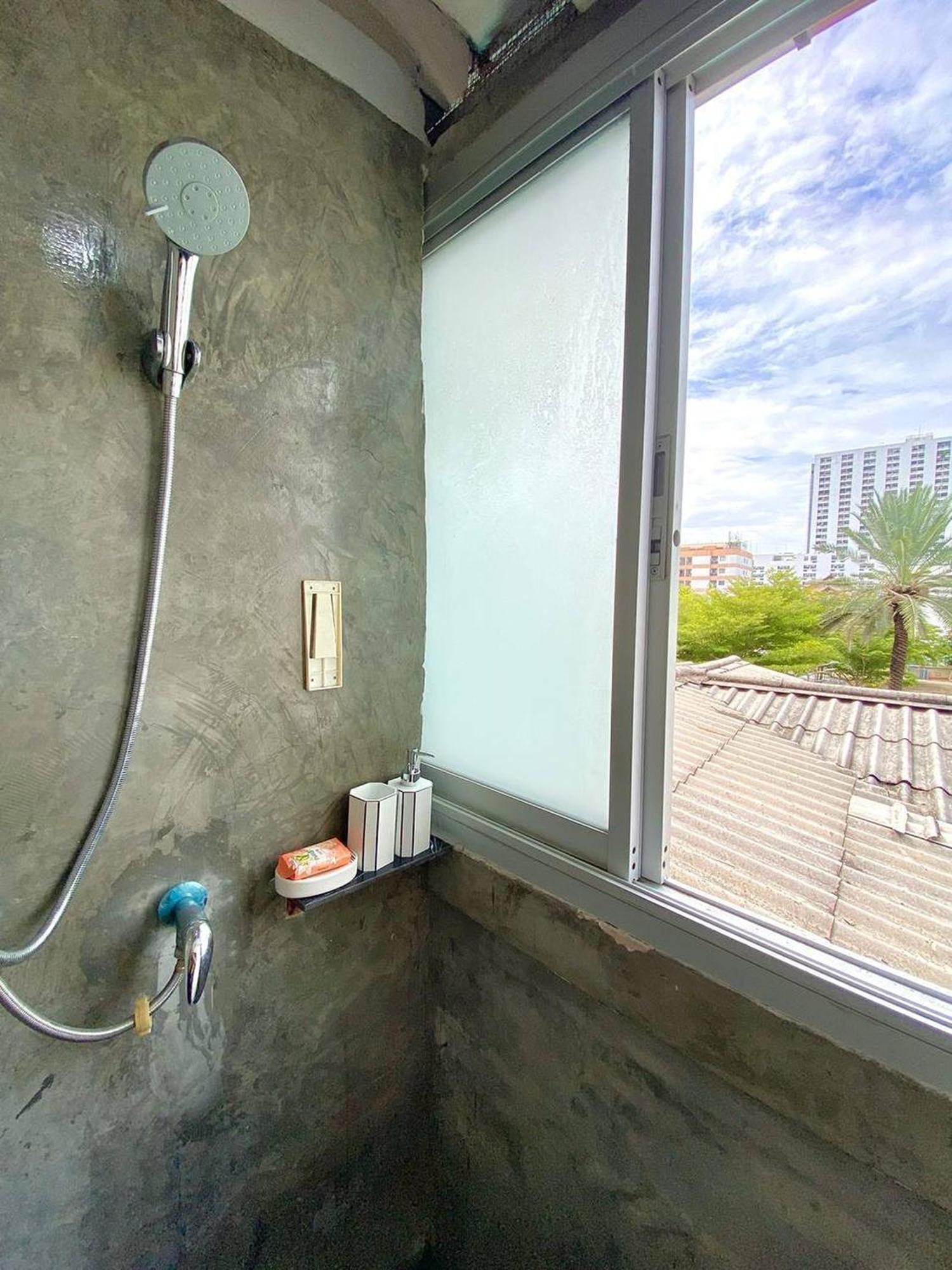 Lemon Siam Petchaburi Road Hostel Bangkok