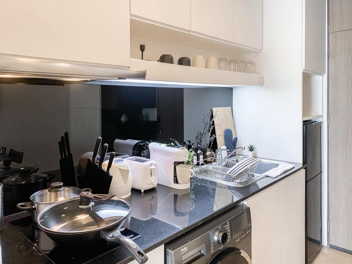 Deluxe 1br Ultra Fast Wifi Bts Thong Lor Apartment Bangkok
