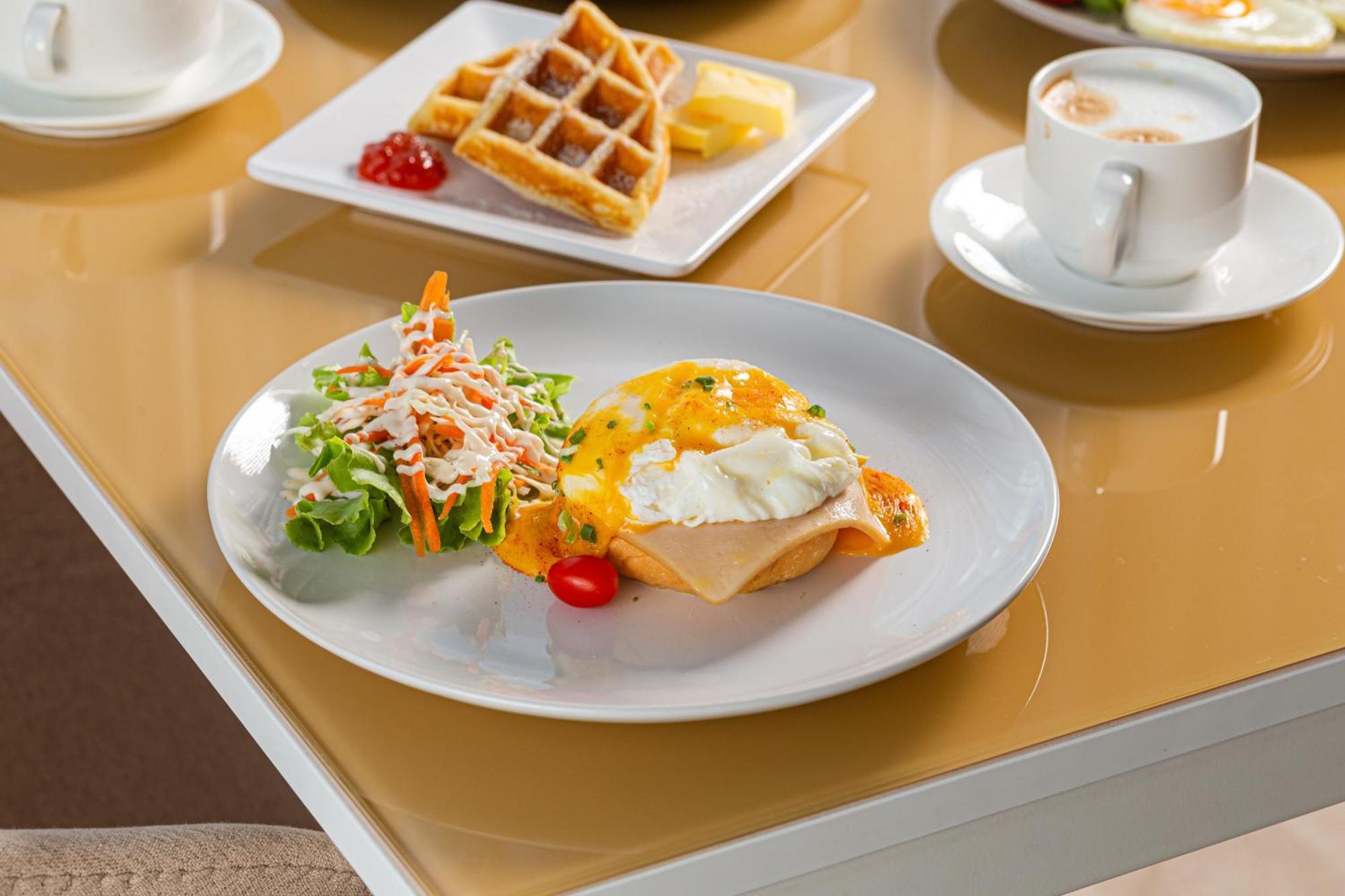 The Riski At Bangphlat Station Sha Hotel Bangkok