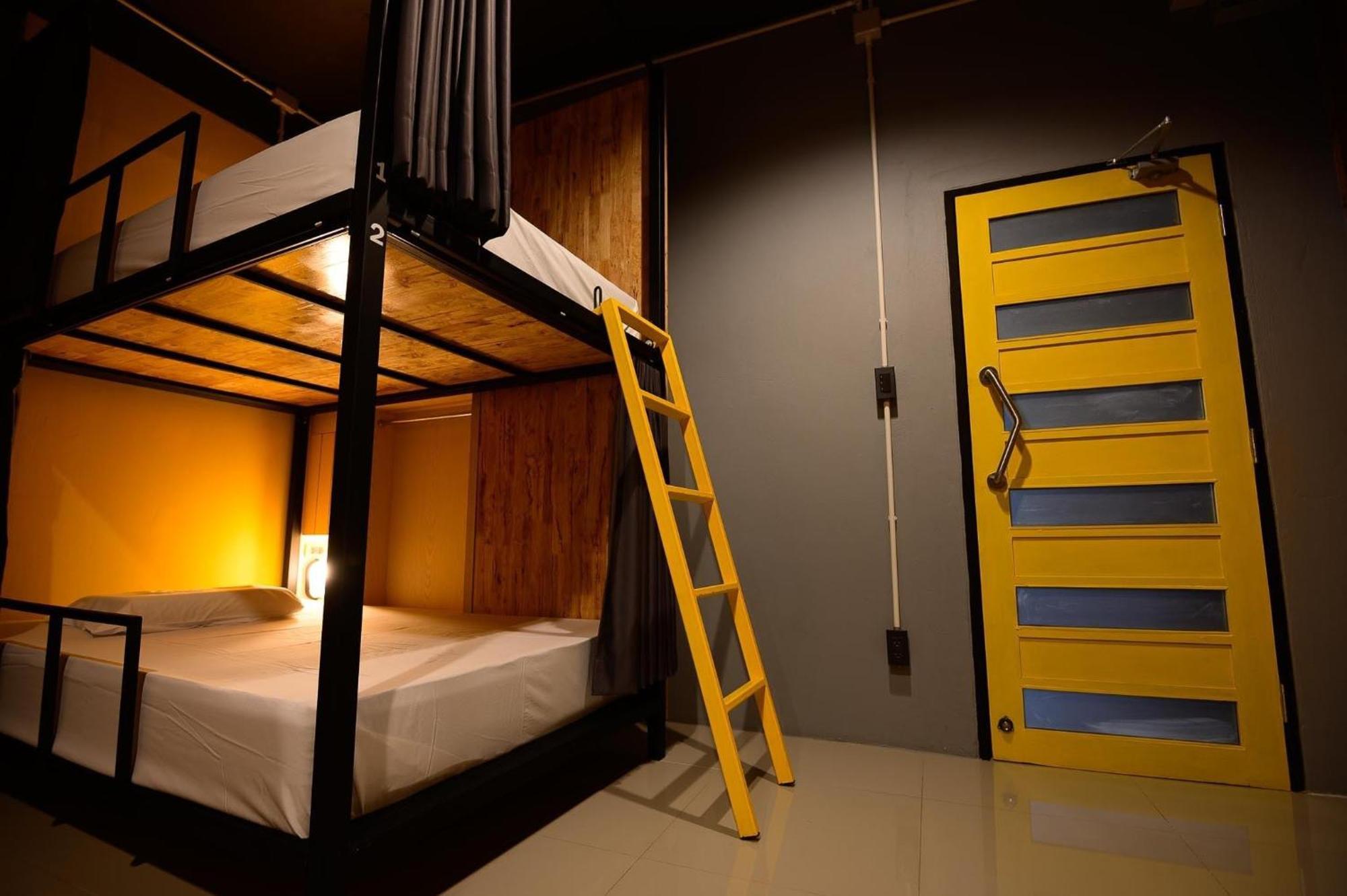 Hostel 22 *