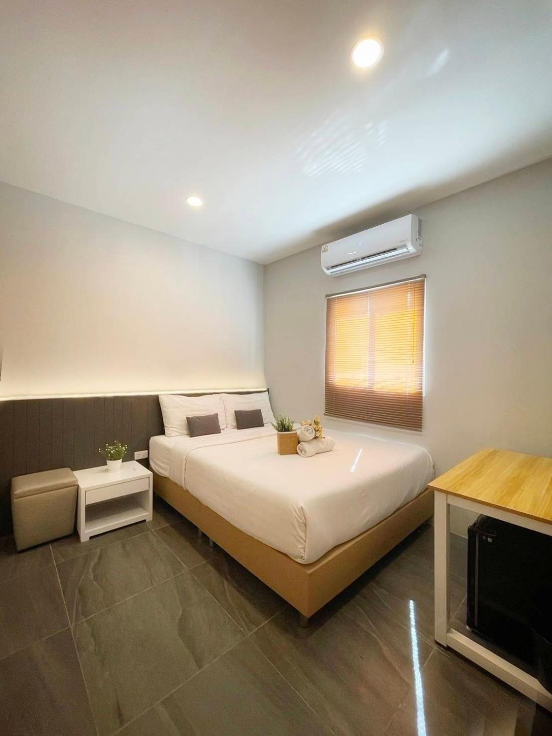 Hotel De Lux Bangkok