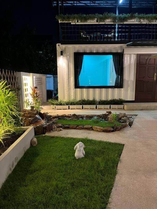 Holiday home 浪漫花园的两卧民宿 独立庭院 近mrt 3 *