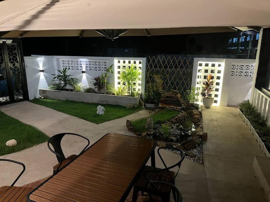 Holiday home 浪漫花园的两卧民宿 独立庭院 近mrt 3 Bangkok