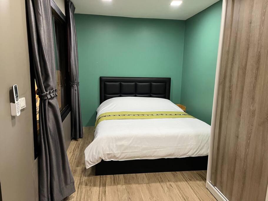 浪漫花园的两卧民宿 独立庭院 近mrt 3 Holiday home