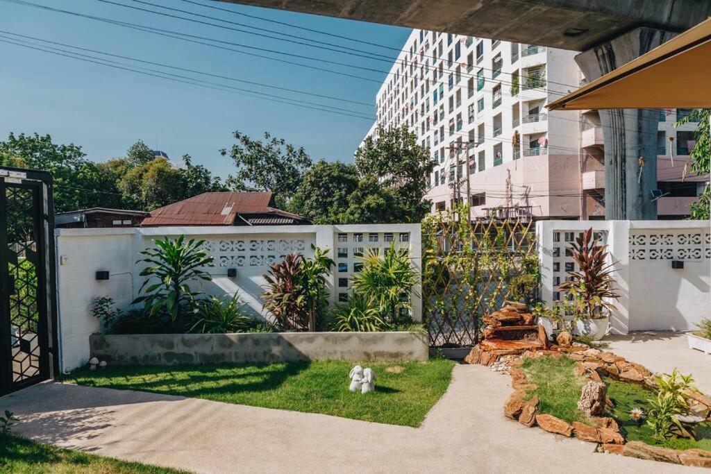 浪漫花园的两卧民宿 独立庭院 近mrt 3 Holiday home Bangkok