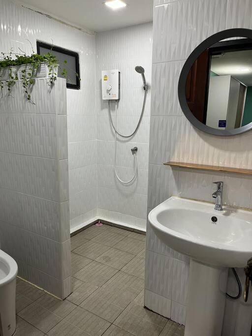 浪漫花园的两卧民宿 独立庭院 近mrt 3 Holiday home *