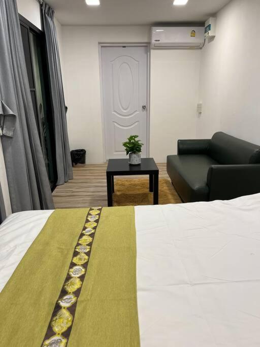 Holiday home 独立庭院 花园式的两卧两卫民宿 近mrt 2