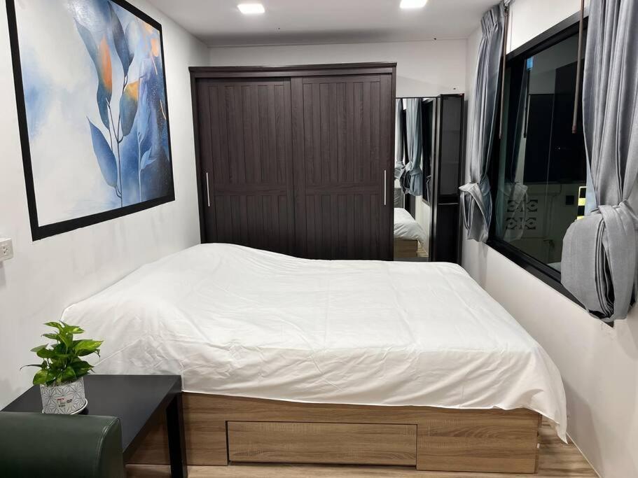 Holiday home 独立庭院 花园式的两卧两卫民宿 近mrt 2
