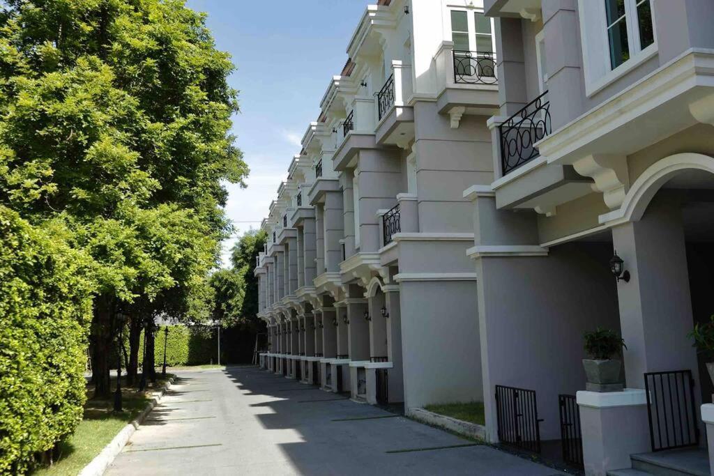 Sukhumvit 16 Townhouses, Inhome Luxury Residences Holiday home Bangkok