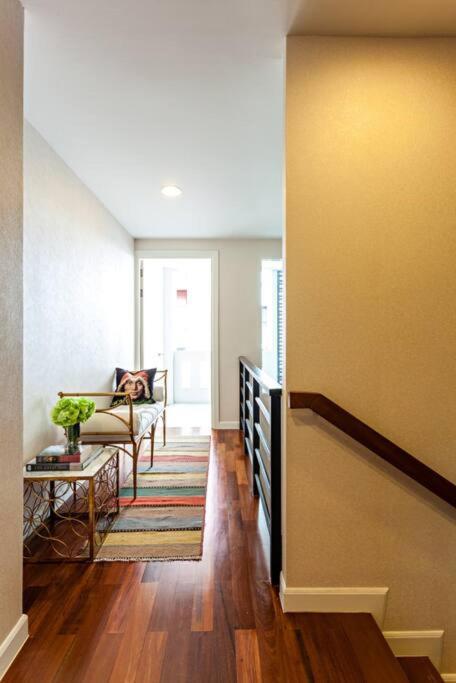 Sukhumvit 16 Townhouses, Inhome Luxury Residences Holiday home *