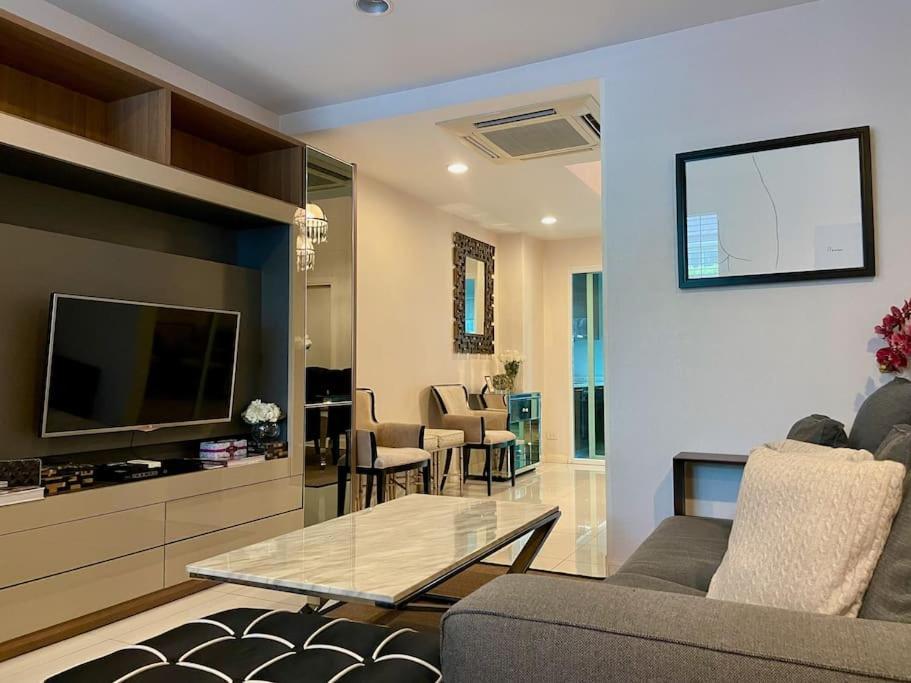 Sukhumvit 16 Townhouses, Inhome Luxury Residences Holiday home *