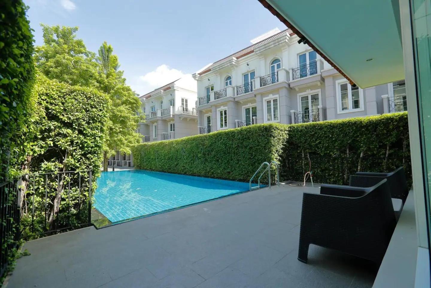 Sukhumvit 16 Townhouses, Inhome Luxury Residences
