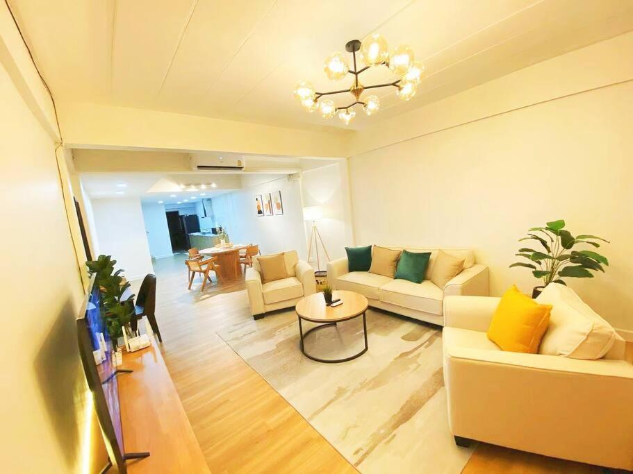 House 2rooms 3beds,mrt Rama9 *