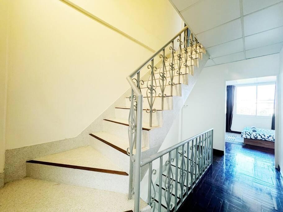 5br House 8beds, Ekkamai Bts 12mins Walk, 711, Shopping Mall *