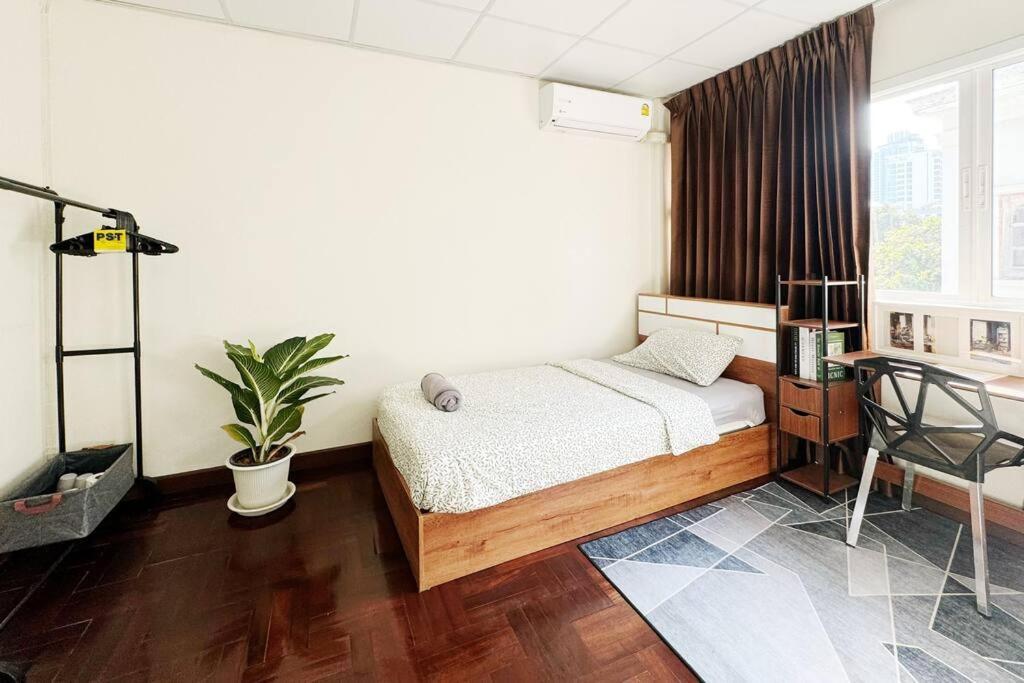 Villa 5br House 8beds, Ekkamai Bts 12mins Walk, 711, Shopping Mall