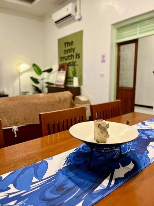House 3 Rooms,silom,china Town,bts Surasak * Bangkok