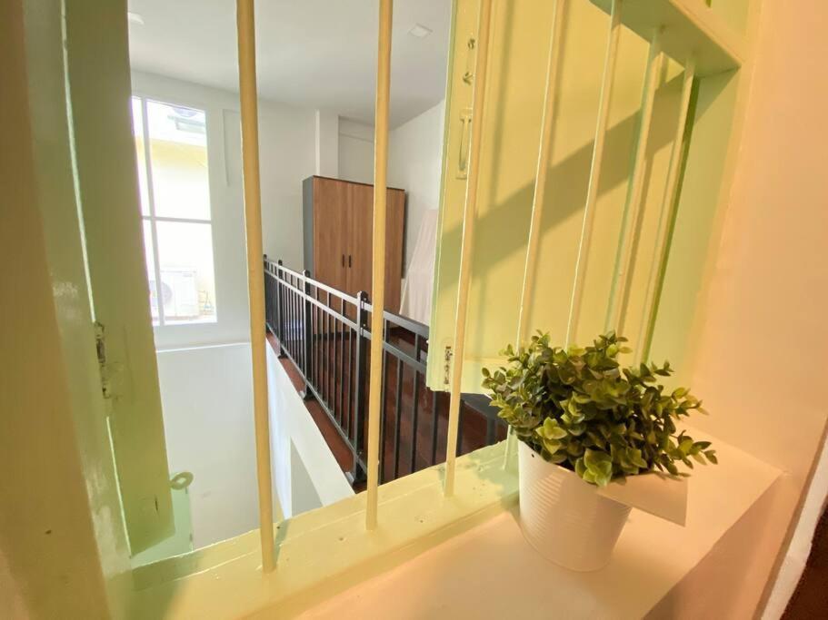 Villa House 3 Rooms,silom,china Town,bts Surasak *