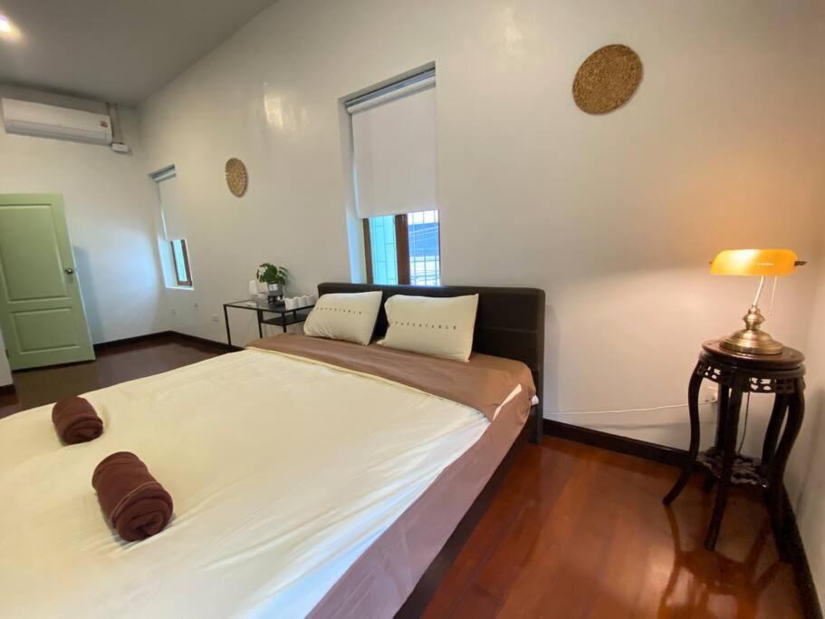 House 3 Rooms,silom,china Town,bts Surasak *