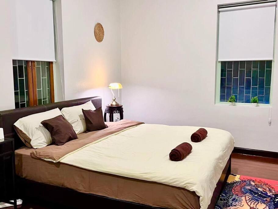 Villa House 3 Rooms,silom,china Town,bts Surasak *