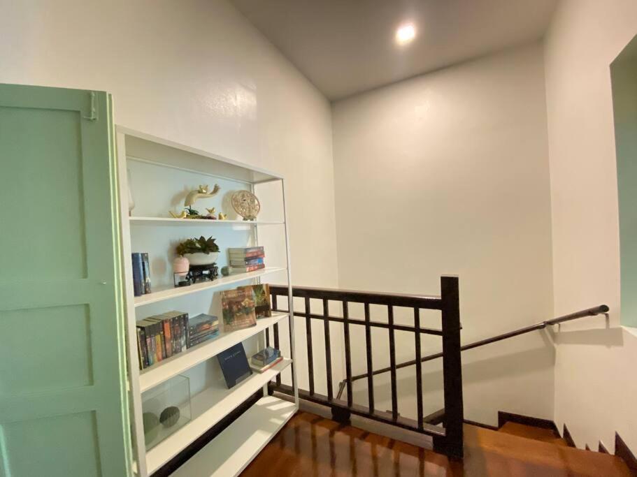House 3 Rooms,silom,china Town,bts Surasak * Bangkok