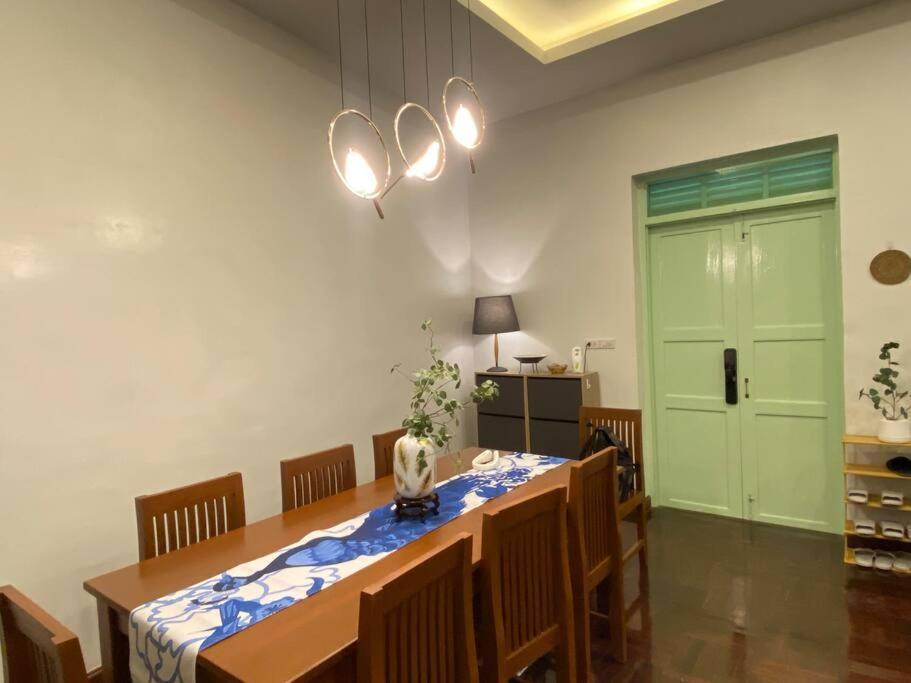 House 3 Rooms,silom,china Town,bts Surasak Villa Bangkok
