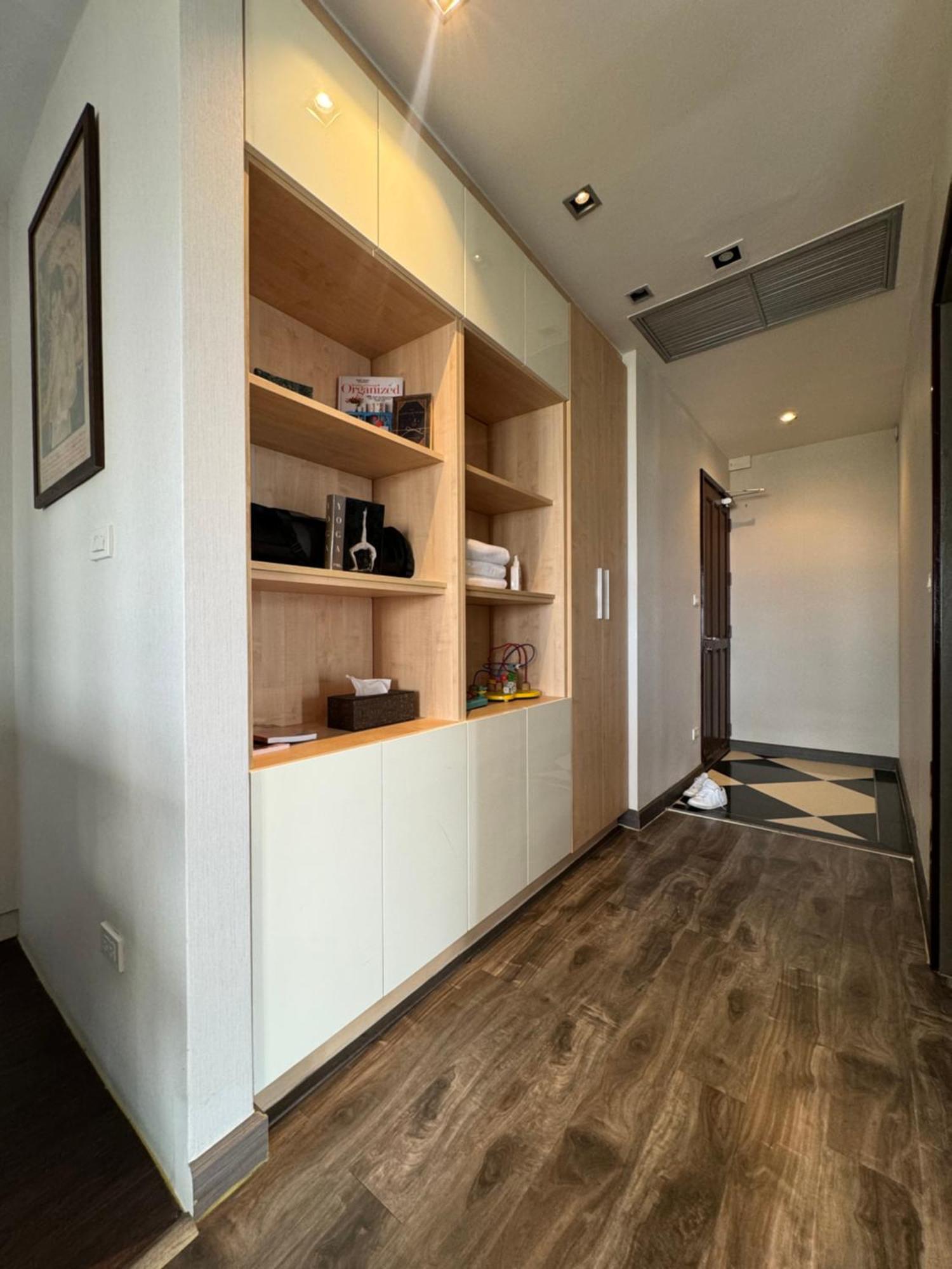 W8 Condo, Floor Luxe 3 Bedroom Penthouse, Hip Area, 5 Mins From Thonglo Bts Station Bangkok
