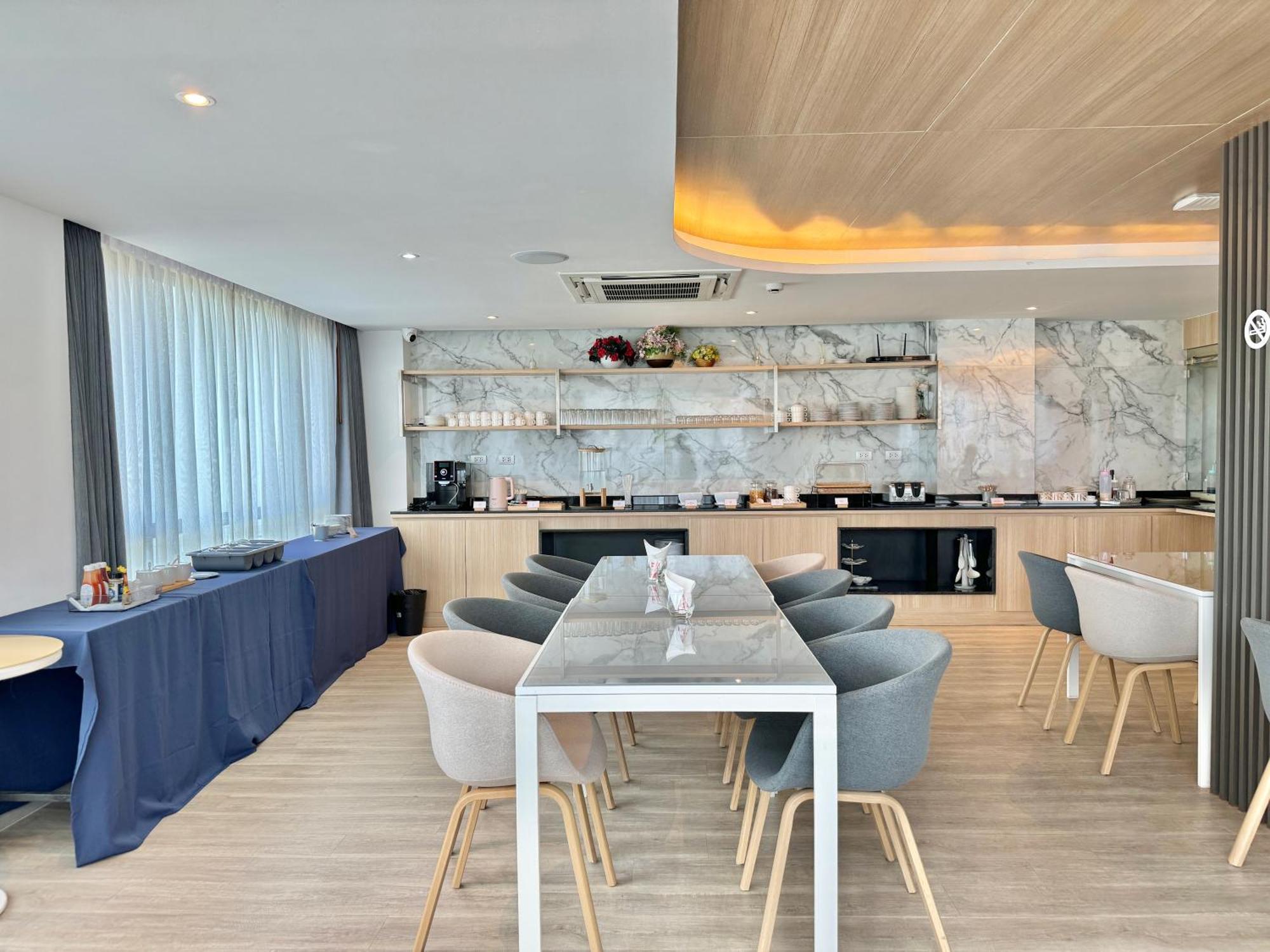 Hotel Bangphlat 3*