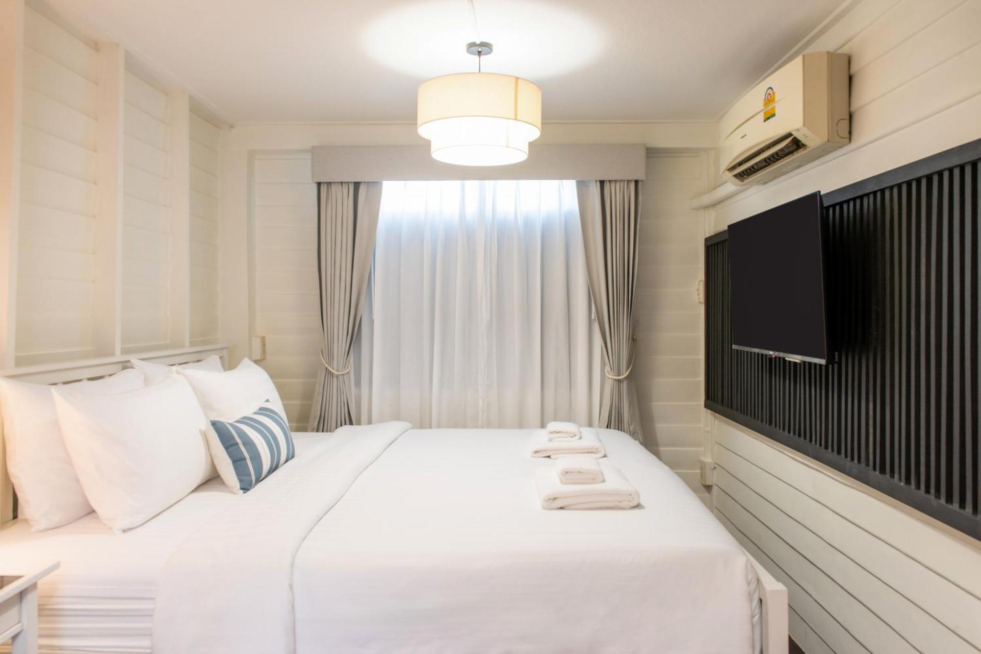 Bangphlat Hotel 3*