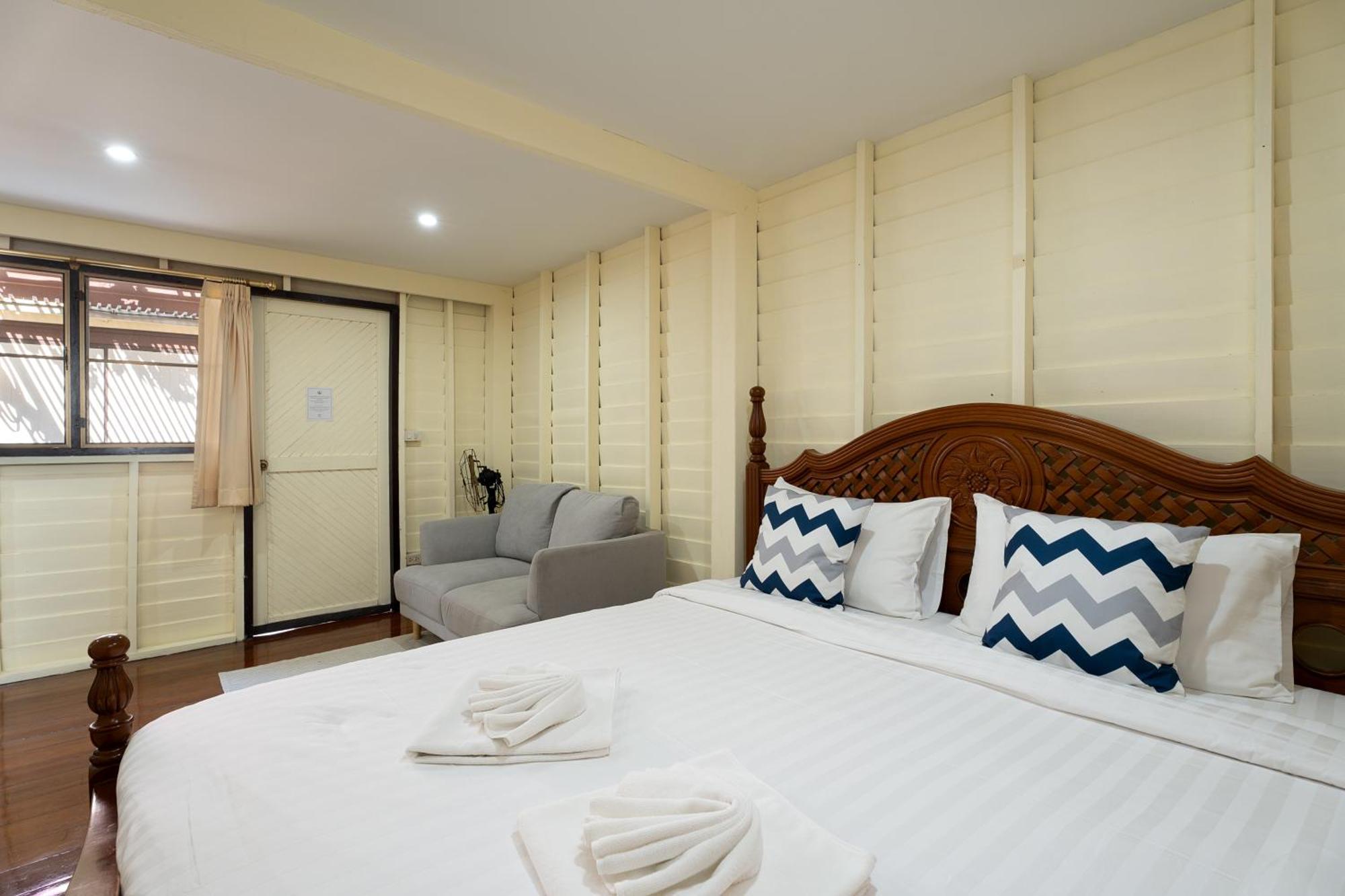 Bangphlat Hotel Bangkok