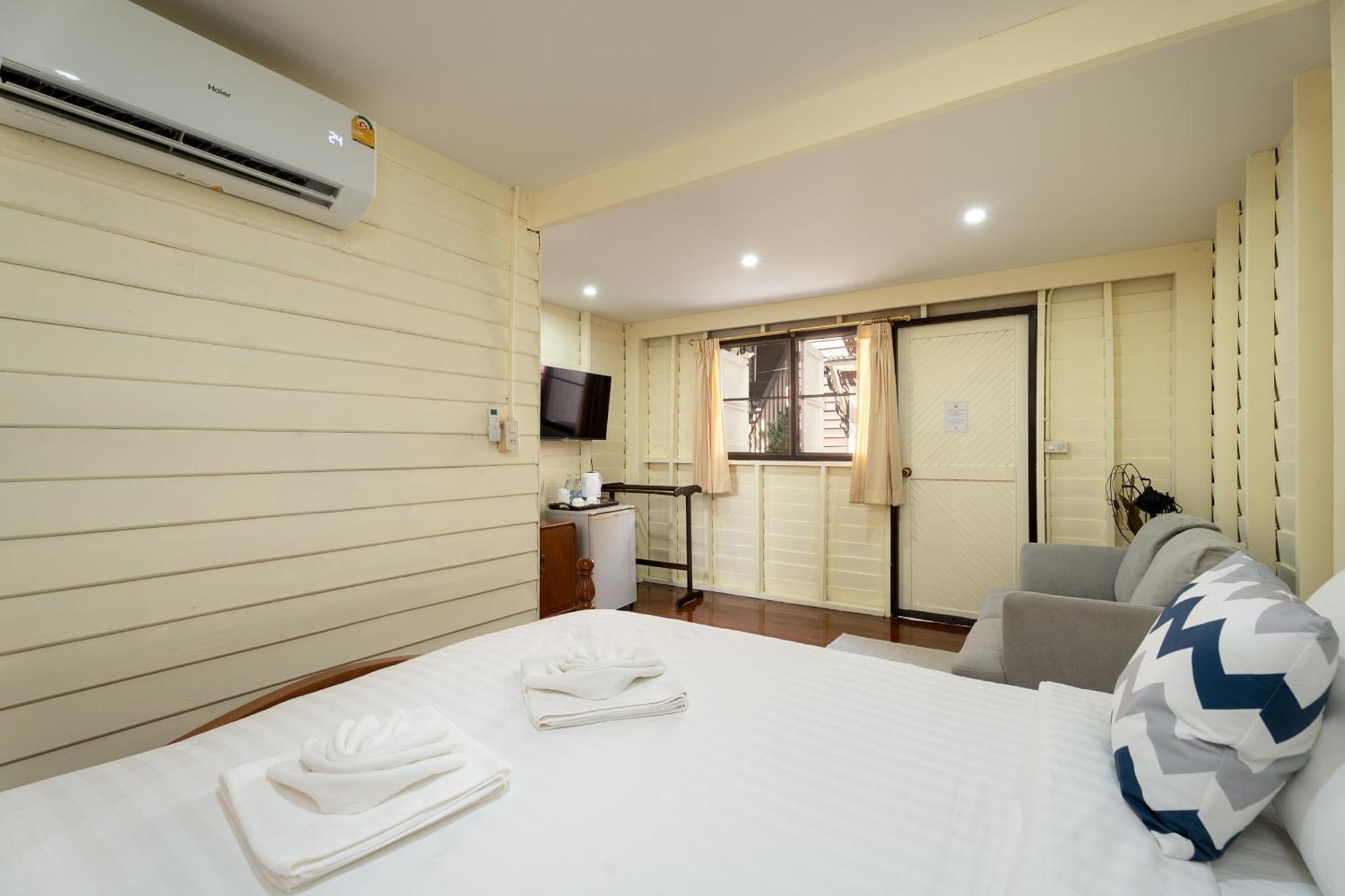 Bangphlat Hotel Bangkok