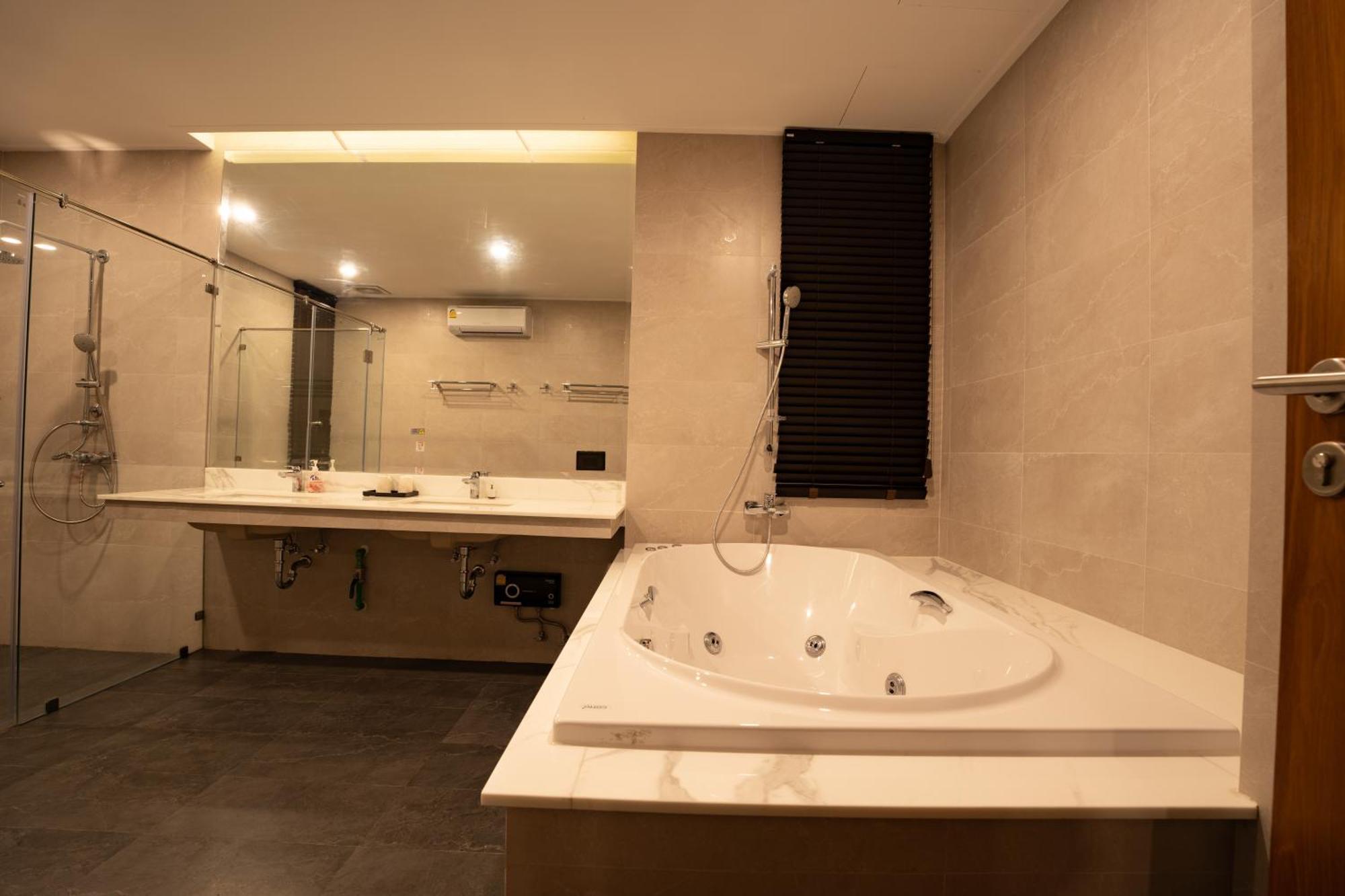 943summer Villa曼谷中心asok&tong Lor800平海天别墅 Vila Bangkok