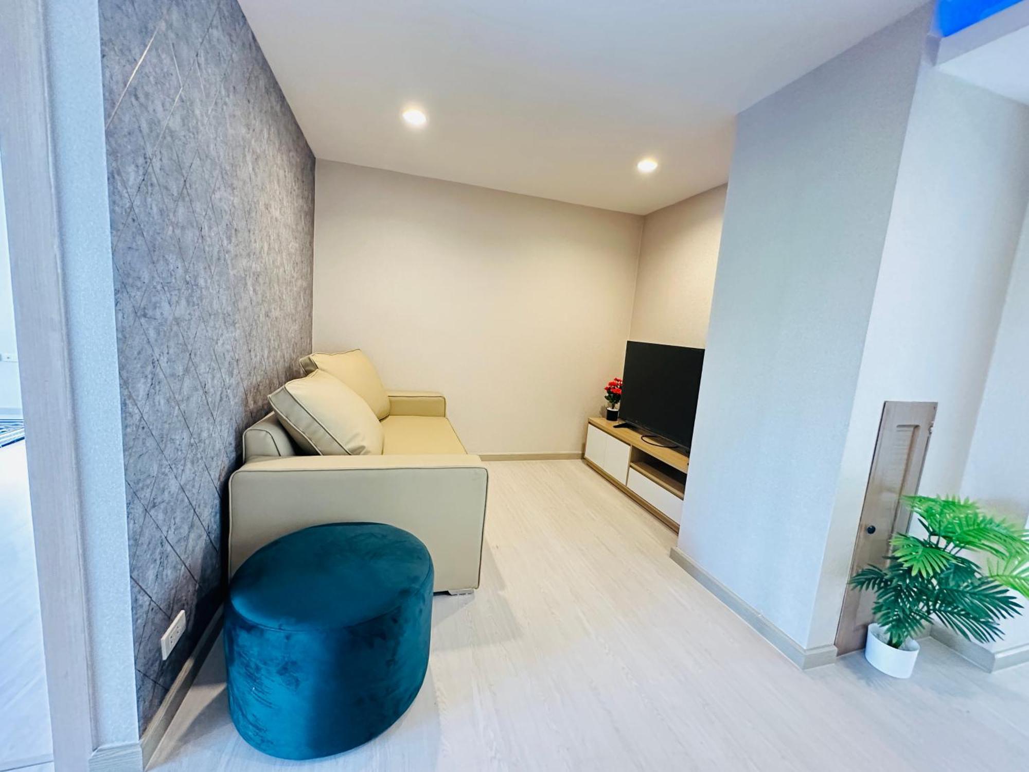 New Ekamai Thonglor Luxury Near 711, Bts, Mall
