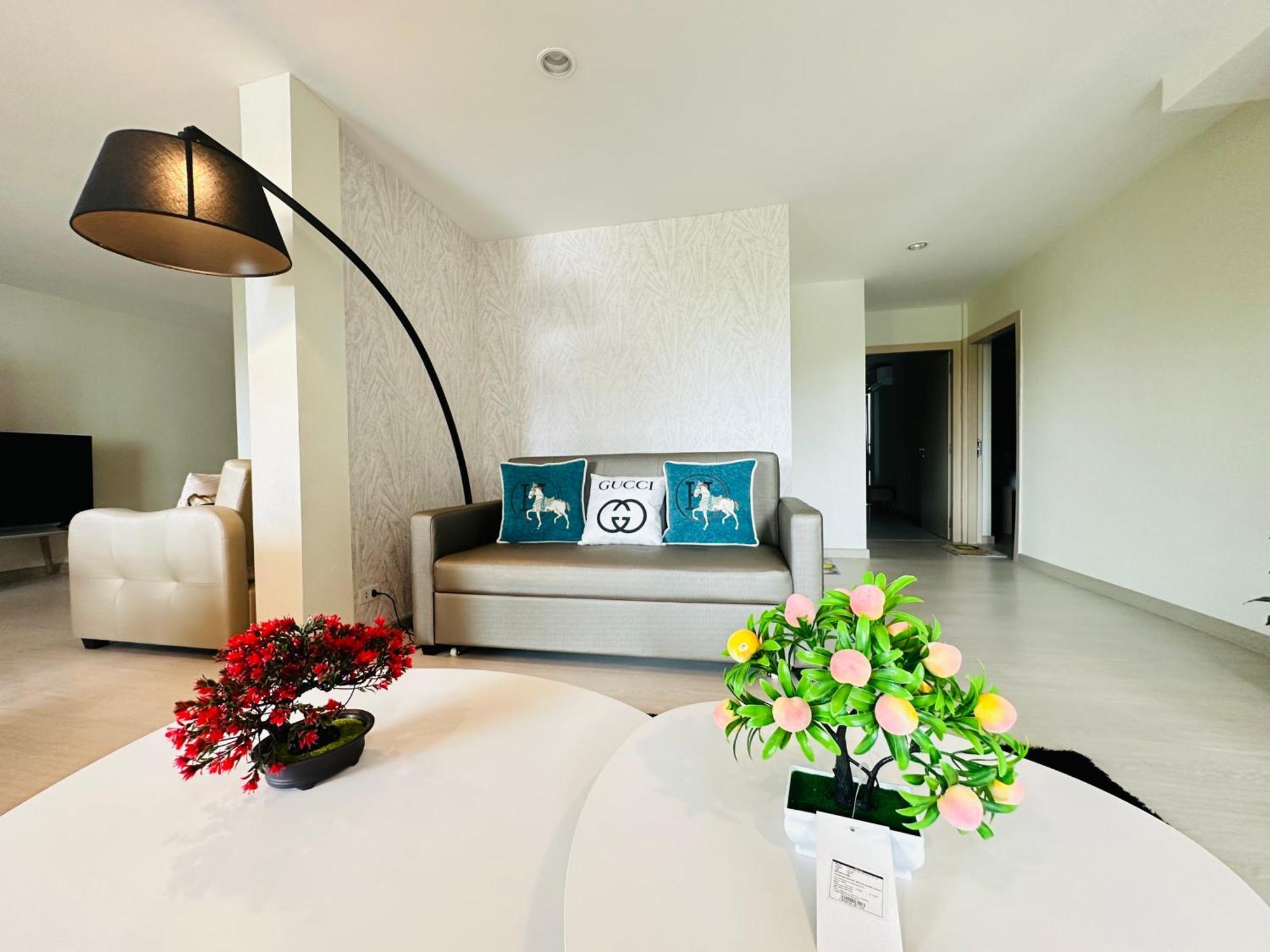 New Ekamai Thonglor Luxury Near 711, Bts, Mall Apartment