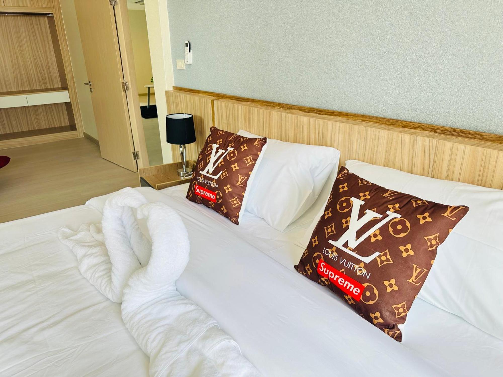 Apartment New Ekamai Thonglor Luxury Near 711, Bts, Mall Bangkok