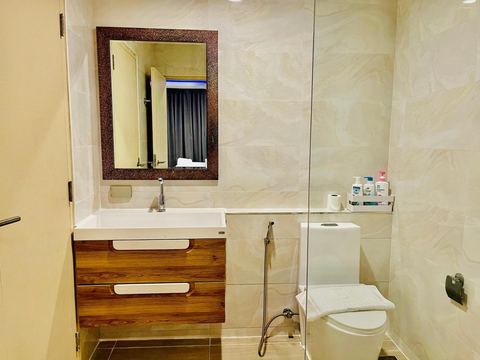 Apartment New Ekamai Thonglor Luxury Near 711, Bts, Mall Bangkok