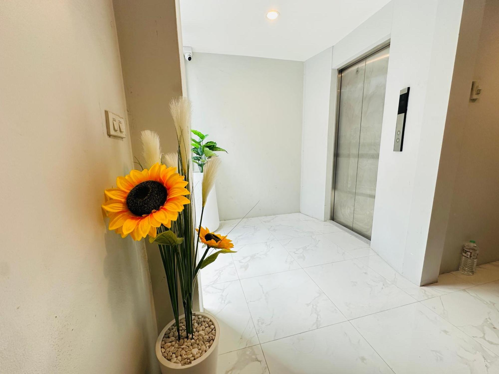 New Ekamai Thonglor Luxury Near 711, Bts, Mall * Bangkok