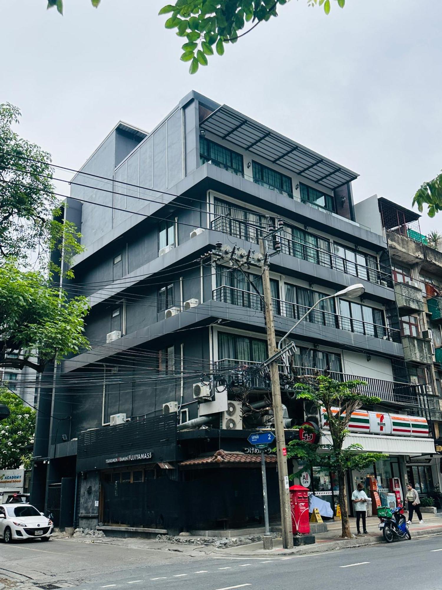 New Ekamai Thonglor Luxury Near 711, Bts, Mall