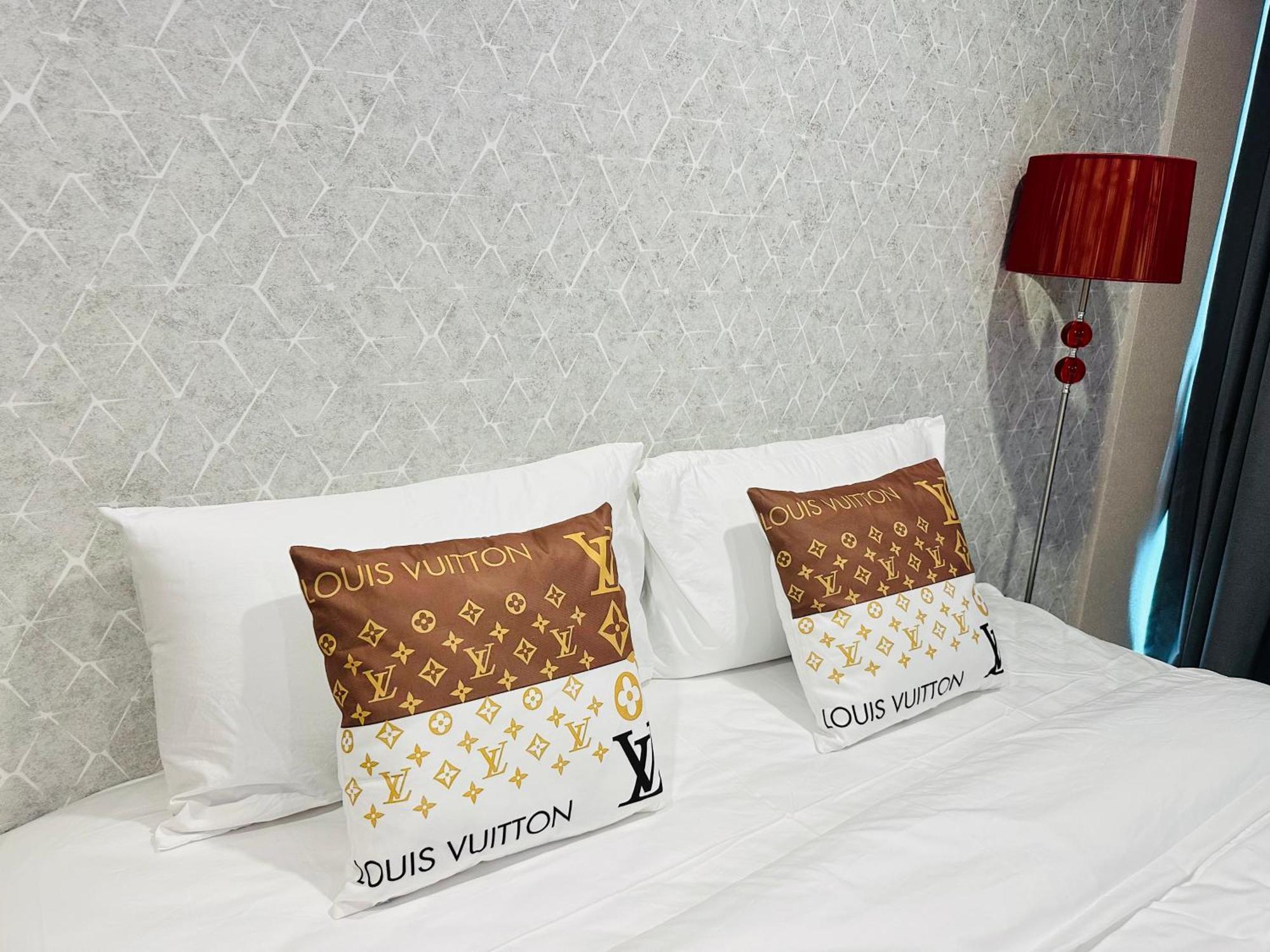 New Ekamai Thonglor Luxury Near 711, Bts, Mall