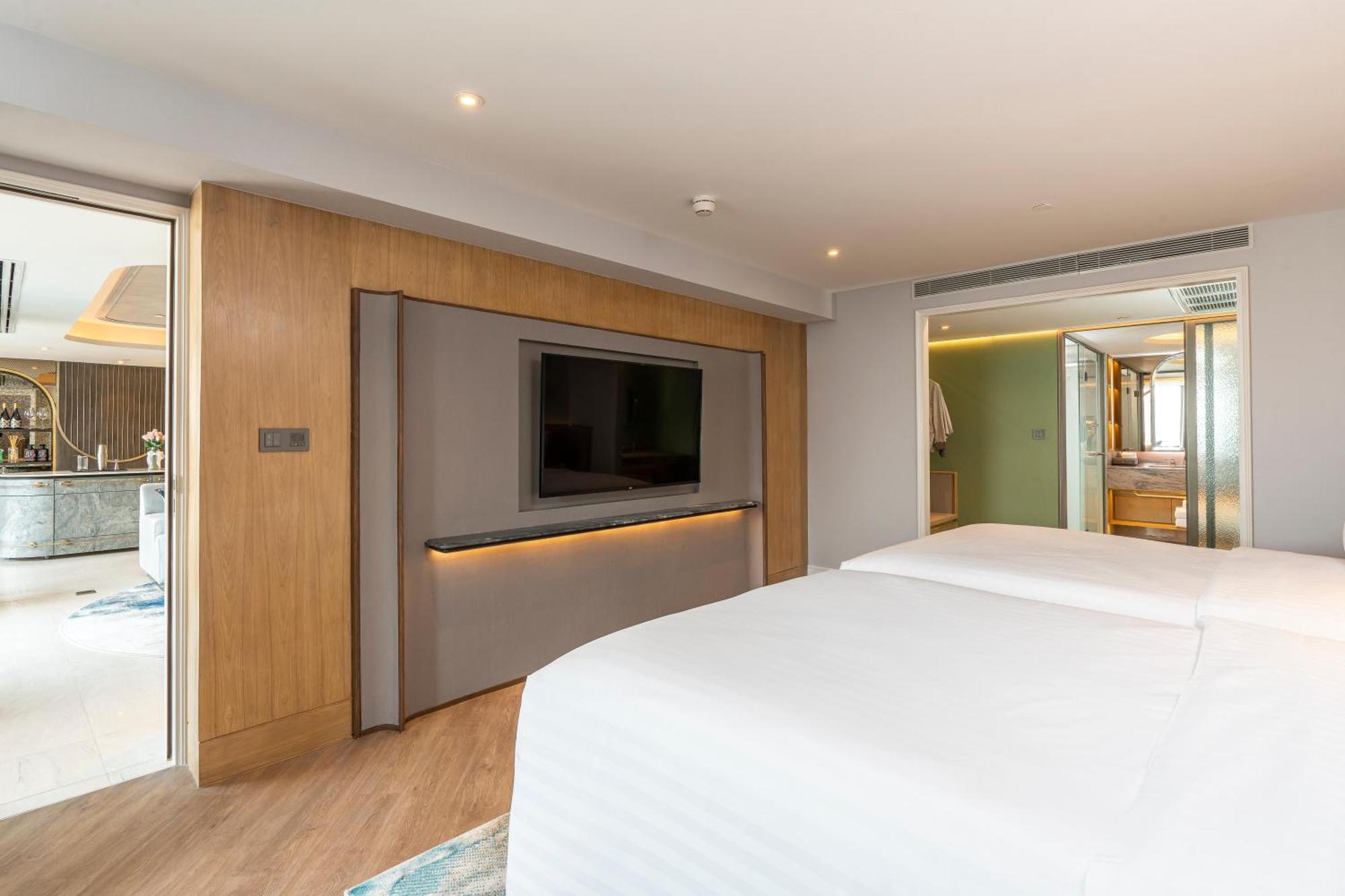Hotel The Salil Riverside 5*