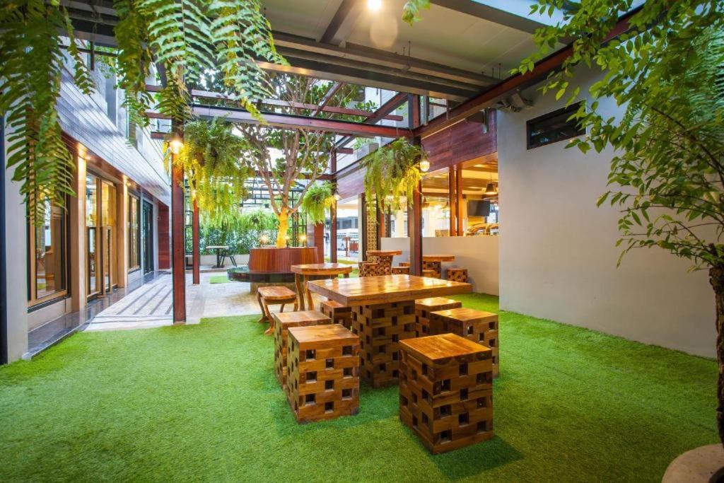 New Siam Palace Bangkok
