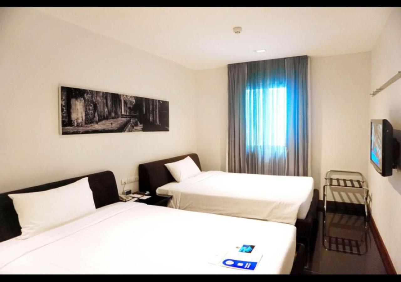 S33 Compact Sukhumvit Hotel 3*
