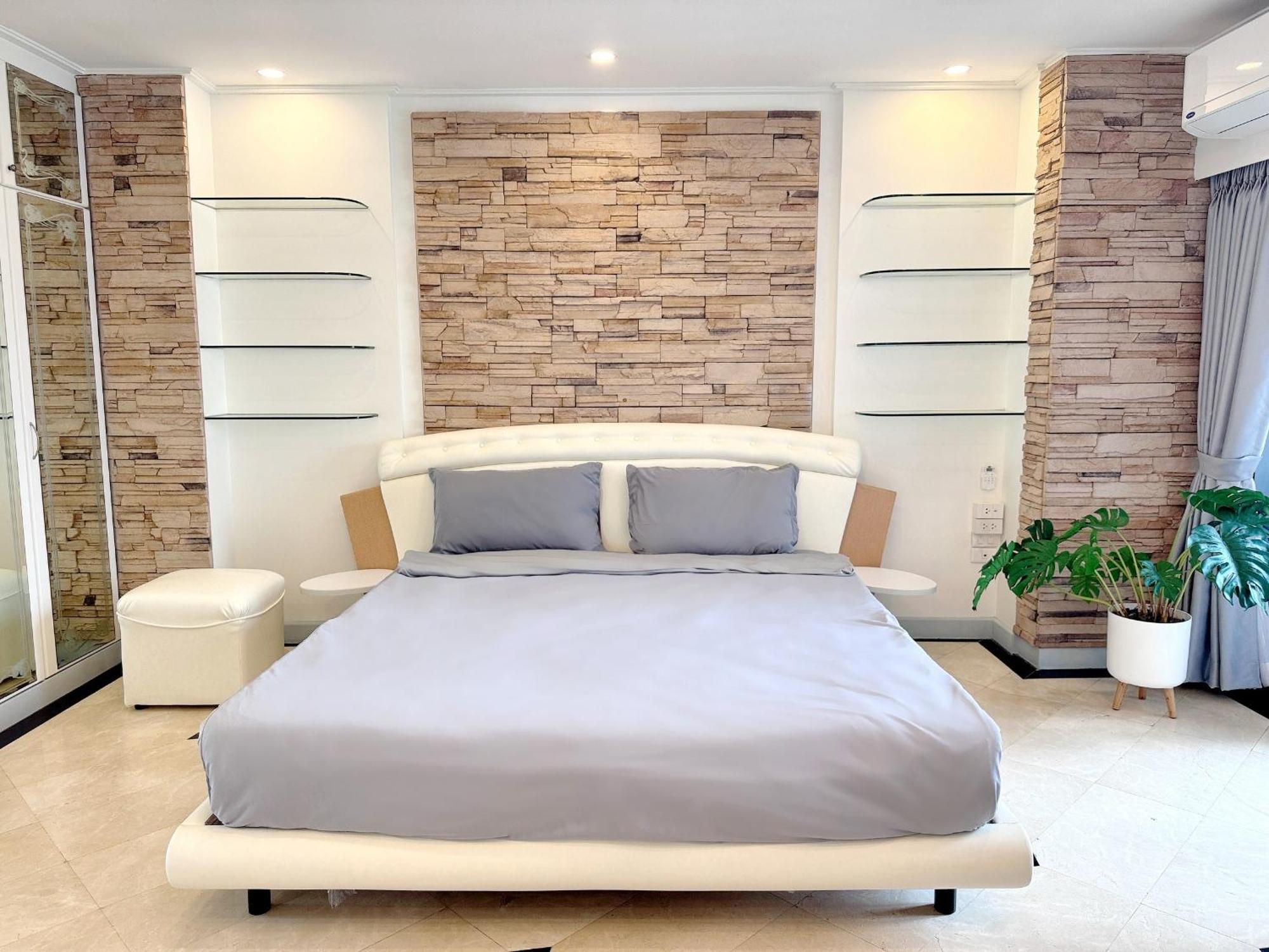 Grand Diamond Apartment *