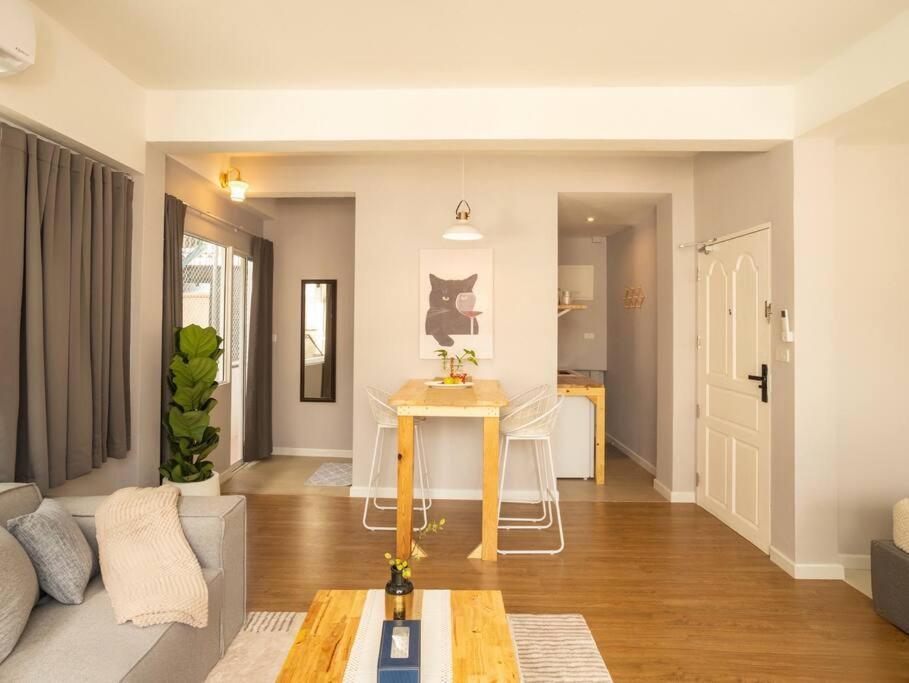 Cozy For 3 Guests In The Heart Of Silom - 3b * Bangkok