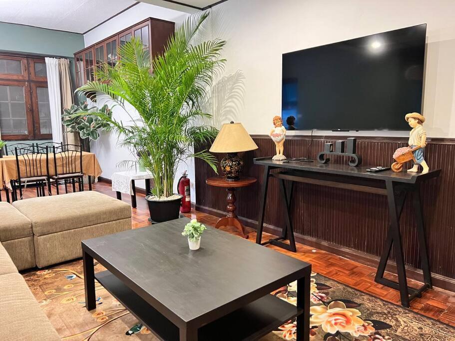 Villa House 5rooms,bts Nana Bangkok