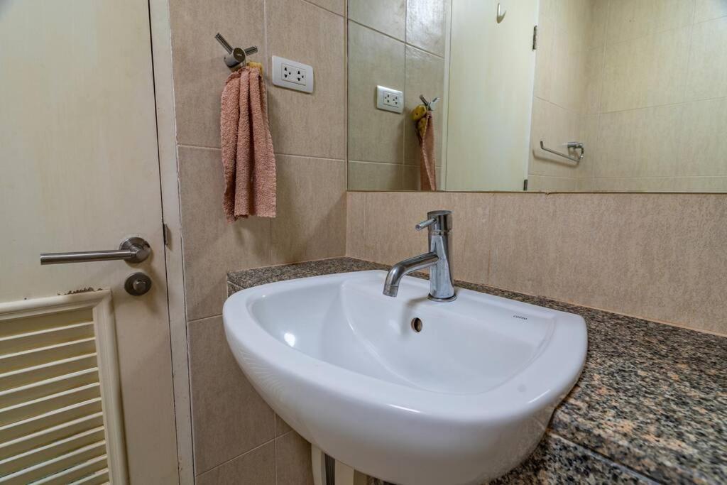 Apartment Center 1 Bedroom Fast Wifi Pool Checkin 24h