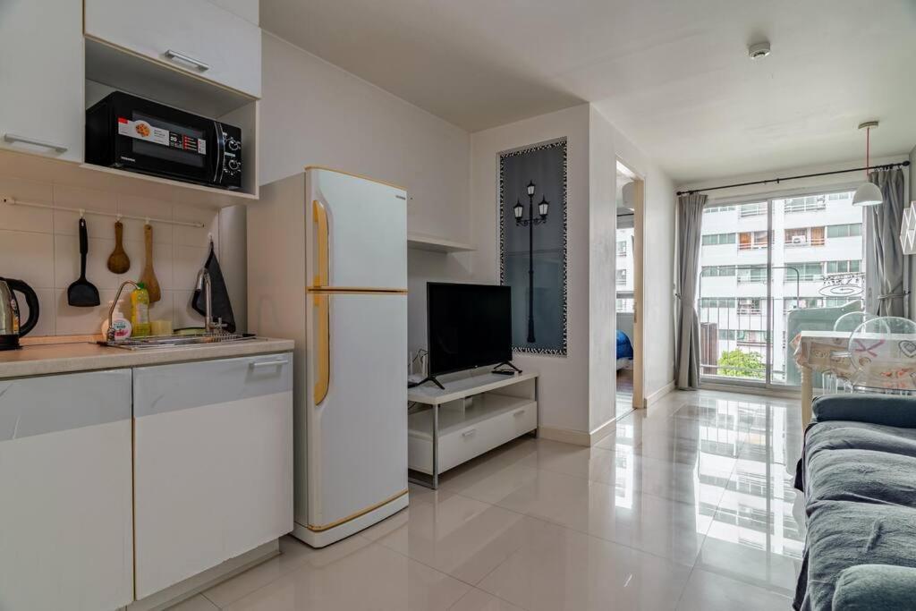 Center 1 Bedroom Fast Wifi Pool Checkin 24h Apartment