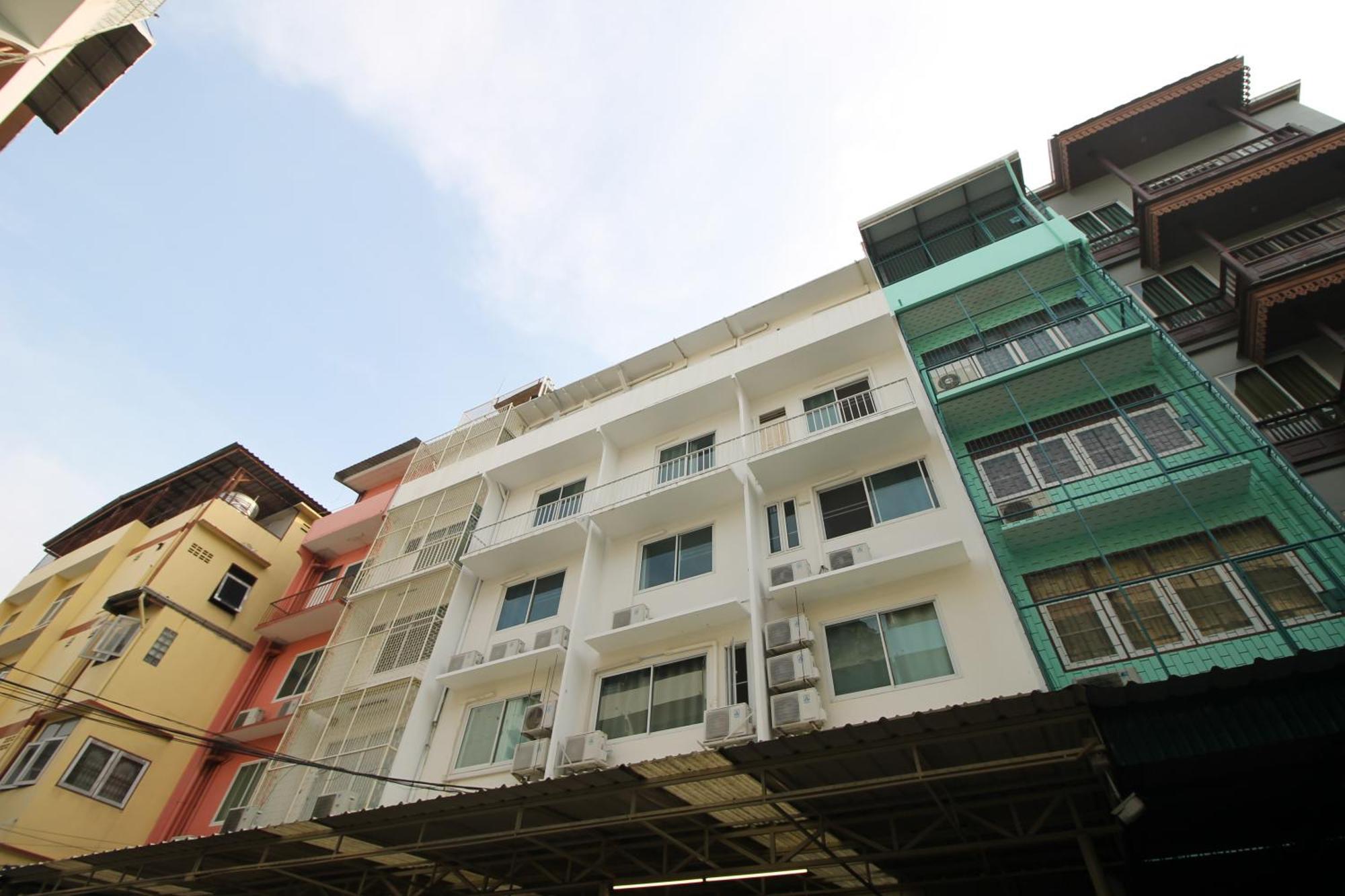 Baan Nampetch Hostel