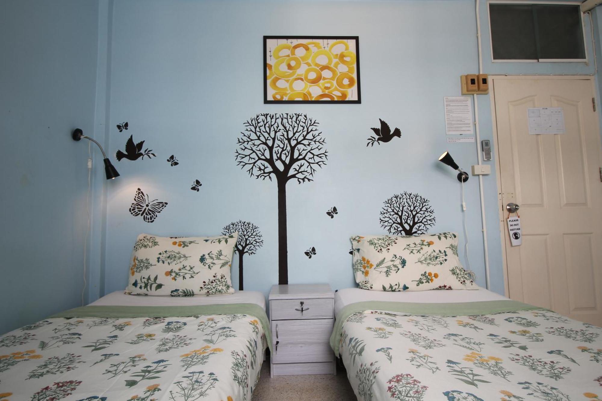 Hostel Baan Nampetch