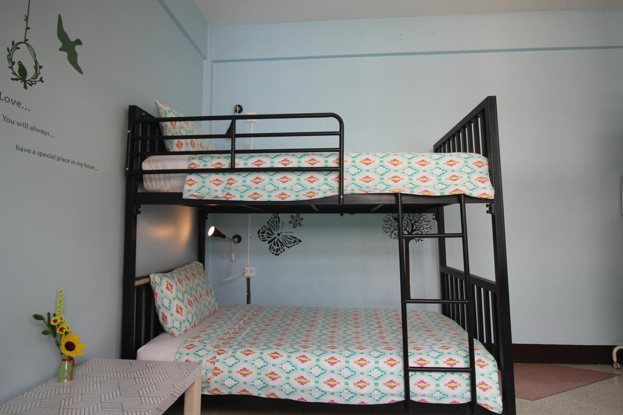 Hostel Baan Nampetch *